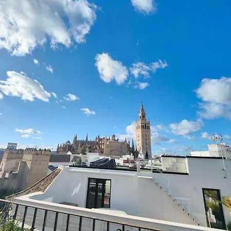 Lovely 1-Bedroom Loft With Terrace. Amazing View. Sevilla Buitenkant foto