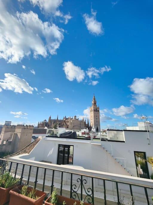 Apartament Lovely 1-bedroom Loft With Terrace. Amazing View. *