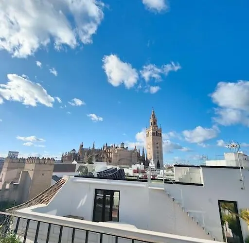 Lovely 1-Bedroom Loft With Terrace. Amazing View.