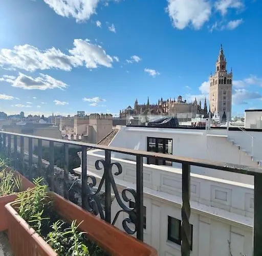 Lovely 1-Bedroom Loft With Terrace. Amazing View.